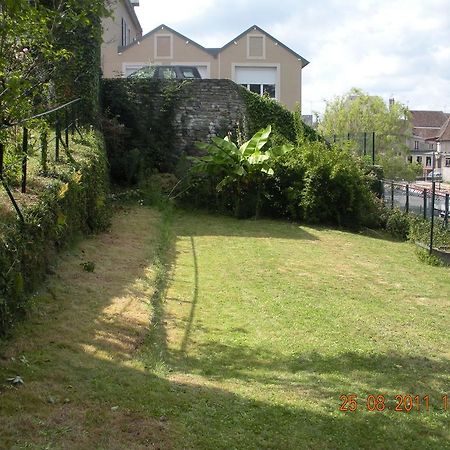 Maison Du Moulinassou Saint-Yrieix-la-Perche Luaran gambar
