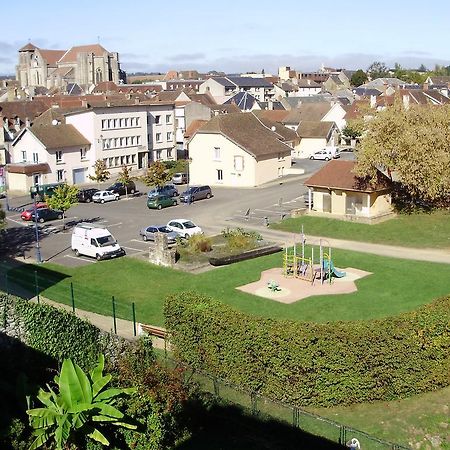 Maison Du Moulinassou Saint-Yrieix-la-Perche Luaran gambar