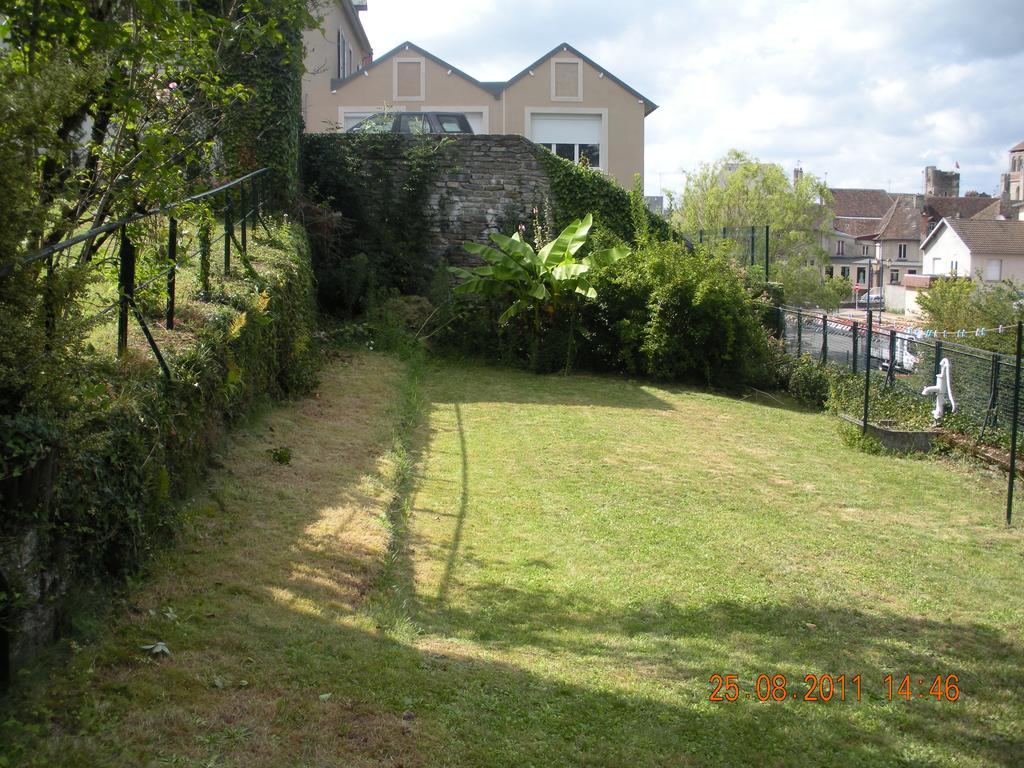 Maison Du Moulinassou Saint-Yrieix-la-Perche Luaran gambar