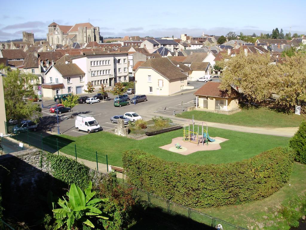 Maison Du Moulinassou Saint-Yrieix-la-Perche Luaran gambar