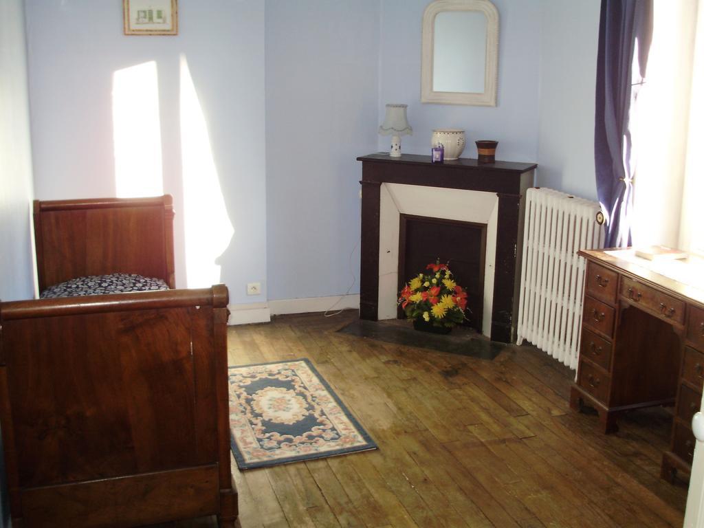 Maison Du Moulinassou Saint-Yrieix-la-Perche Luaran gambar